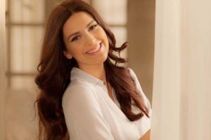 Berg&uuml;zar Korel, eşine olan aşkını anlattı