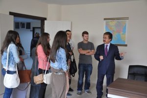 Kosovalı &ouml;ğrenciler, İşletme Fak&uuml;ltesini gezdi