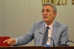 "Şu anda bizim değil, iktidarın adayı yok"