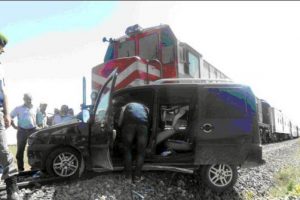 Tren otomobile &ccedil;arptı
