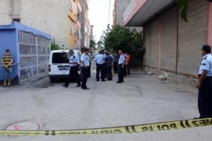 Eski eniştesini 3 kurşunla yaraladı