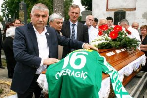 &Ouml;meragi&ccedil; son yolculuğuna uğurlandı