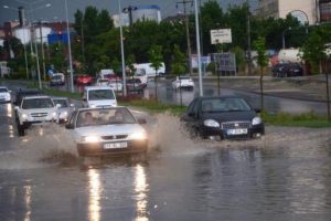 20 dakikalık yağış yetti
