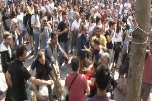 Galata Kulesi dibindeki eylemde kavga