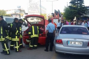 Park halindeki ara&ccedil; alev aldı