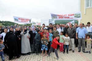K&ouml;yl&uuml;lerden taş ocağı isyanı