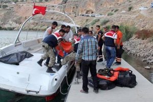 Baba ile 2 oğlu boğuldu