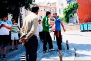 Bir mahallenin Bonzai ile savaşı