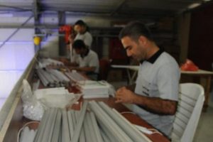 H&uuml;k&uuml;ml&uuml;lerden firarı &ouml;nlemek i&ccedil;in lazerli alarm sistemi