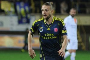 UEFA'dan Caner'e b&uuml;y&uuml;k onur!