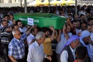 Nehirde boğulan baba ile oğluna h&uuml;z&uuml;nl&uuml; veda