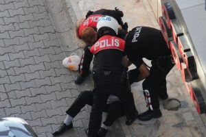 ''Dur'' ikazına uymadı, b&ouml;yle yakalandı