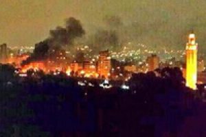 Libya'da savaş u&ccedil;akları şehri bombaladı!