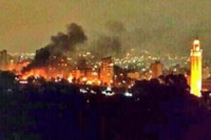 Libya'da savaş u&ccedil;akları şehri bombaladı!