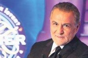 Işık'ın kulağına soru okuyorlar!