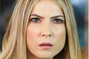 İlk kez bikinili g&ouml;r&uuml;nt&uuml;lendi
