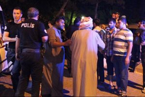 Suriyeliler arasında bı&ccedil;aklı kavga: 2 yaralı
