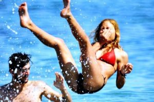 Tatilciler denizin tadını &ccedil;ıkardı