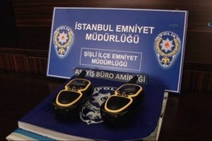 Polisten telsizli &ccedil;ete operasyonu