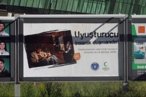 Yeşilay'dan uyuşturucu afişi