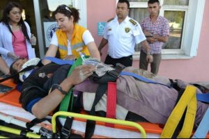 İş&ccedil;i minib&uuml;s&uuml; devrildi: 19 yaralı