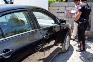 Otomobildeki 40 bin doları &ccedil;aldılar