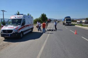 Feci kaza! Arkadaşının g&ouml;z&uuml; &ouml;n&uuml;nde can verdi