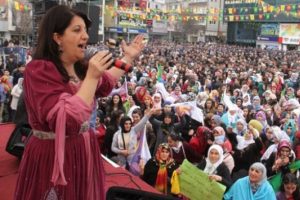 Pervin Buldan hastaneye kaldırıldı