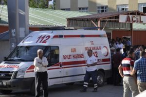 D&uuml;ğ&uuml;n d&ouml;n&uuml;ş&uuml; feci kaza!