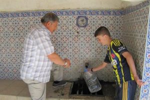 Bor madeni b&ouml;lgesinde 13 k&ouml;y&uuml;n i&ccedil;me suyu zehirlendi