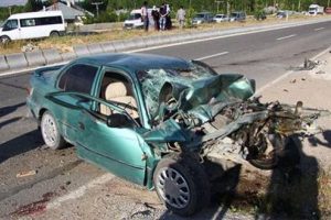 D&uuml;ğ&uuml;n d&ouml;n&uuml;ş&uuml; kaza: 4 &ouml;l&uuml;