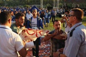 Mezuniyet t&ouml;reninde Soma gerginliği