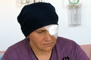 D&uuml;ğ&uuml;n&uuml; izlerken g&ouml;z&uuml;nden oldu