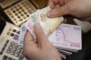 TL en &ccedil;ok kaybedenlerden biri oldu
