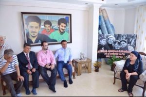 Ali İsmail Korkmaz'ın ailesini ziyaret etti