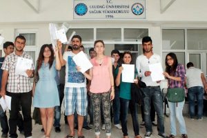 Yaz okuluna gelen &ouml;ğrencilerin kontenjan isyanı