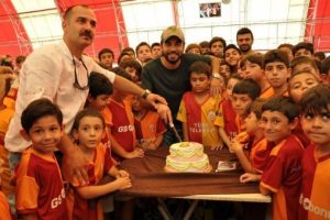 Sel&ccedil;uk İnan'a memleketinde sevgi seli