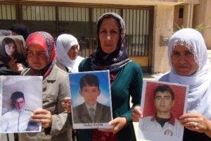 Diyarbakırlı annelerden HDP'ye ziyaret