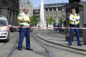 Amsterdam'da bomba paniği