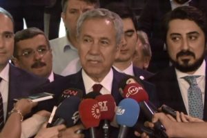 Arın&ccedil;: "&Ccedil;atılara girmeyin"