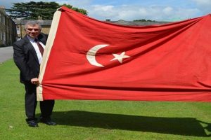 100 yıllık bayrak iade edildi