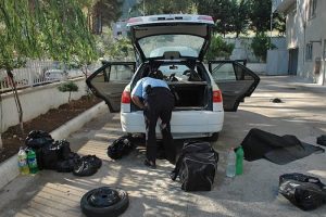 Suriye plakalı otomobilde bomba d&uuml;zeneği bulundu