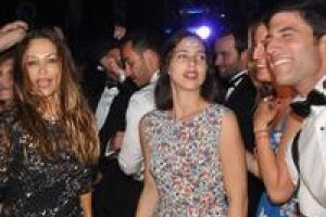 H&uuml;lya Avşar pisti boş bırakmadı...