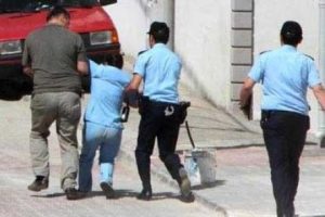 Bomba korkutmadı, otomobilin derdine d&uuml;şt&uuml;