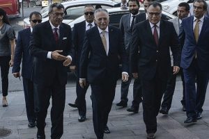 İhsanoğlu Bah&ccedil;eli ile g&ouml;r&uuml;şt&uuml;