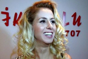 Niran &Uuml;nsal Bodrum'da sahne aldı