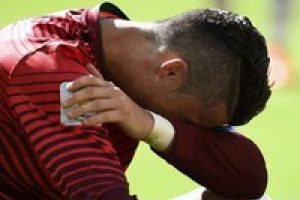 Ronaldo h&uuml;ng&uuml;r h&uuml;ng&uuml;r ağladı