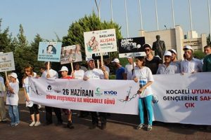 Bonzai'ye karşı y&uuml;r&uuml;d&uuml;ler