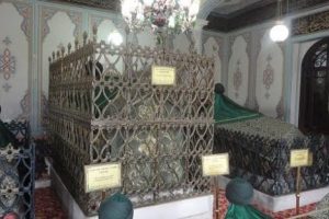 Az&icirc;z Mahm&ucirc;d H&uuml;d&acirc;y&icirc; Hazretleri