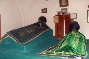 Kutb&uuml;dd&icirc;n İzn&icirc;k&icirc; Hazretleri